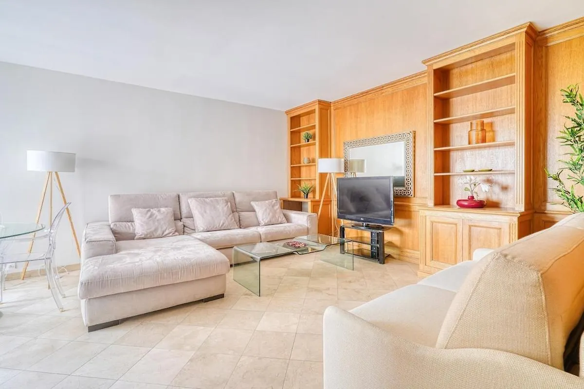 Spacious & Cozy Apartment - Trocadero Passy Paris