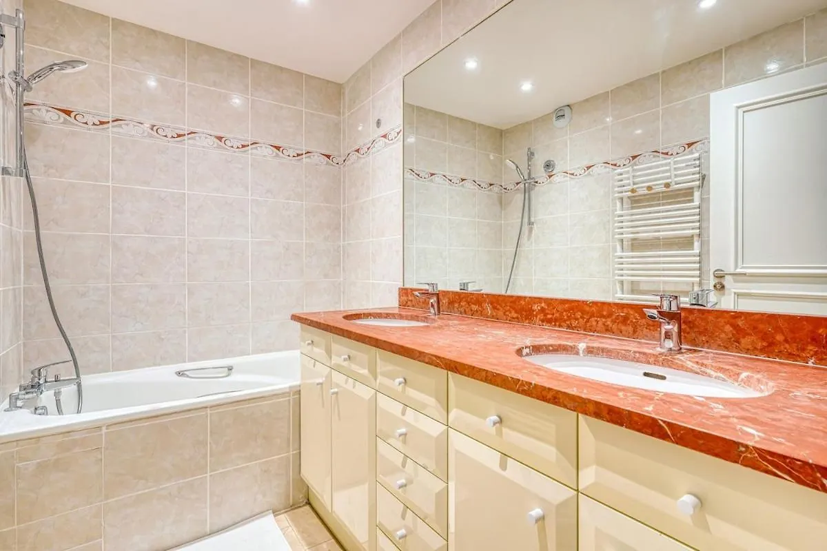Spacious & Cozy Apartment - Trocadero Passy Paris